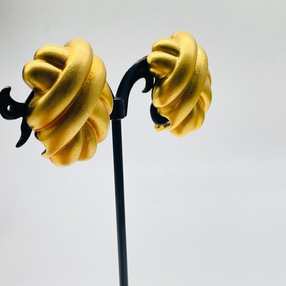 MADE IN USA Knot Earrings Clip On Gold Tone Classic Career Workwear - Picture 11 of 13